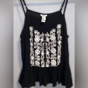 F21 Black Embroidered Spaghetti Strap Top🌸